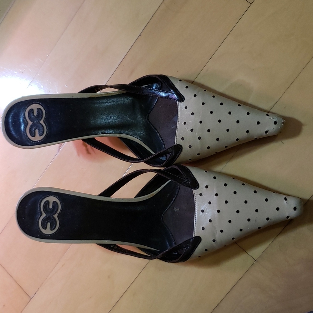 Free with other shoes purchase - Tan Escada shoes